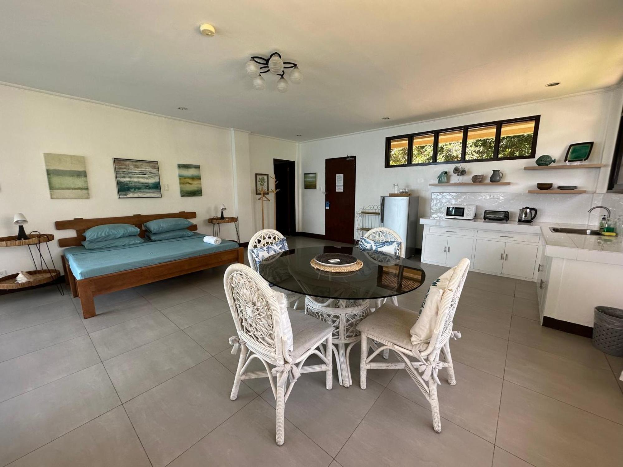 Dumaguete City Wuthering Heights Bed & Breakfast By The Sea מראה חיצוני תמונה